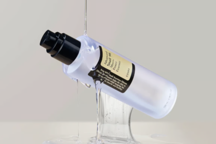 COSRX Advanced Snail 96 Mucin Power Essence flaska med droppande textur