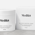 Medik8 Blemish Control Pads med 2% salicylsyra burk och förpackning