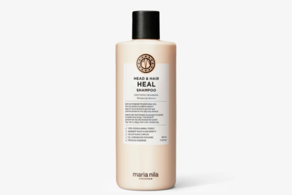 Maria Nila Head & Hair Heal Shampoo flaska på vit bakgrund för känslig hårbotten